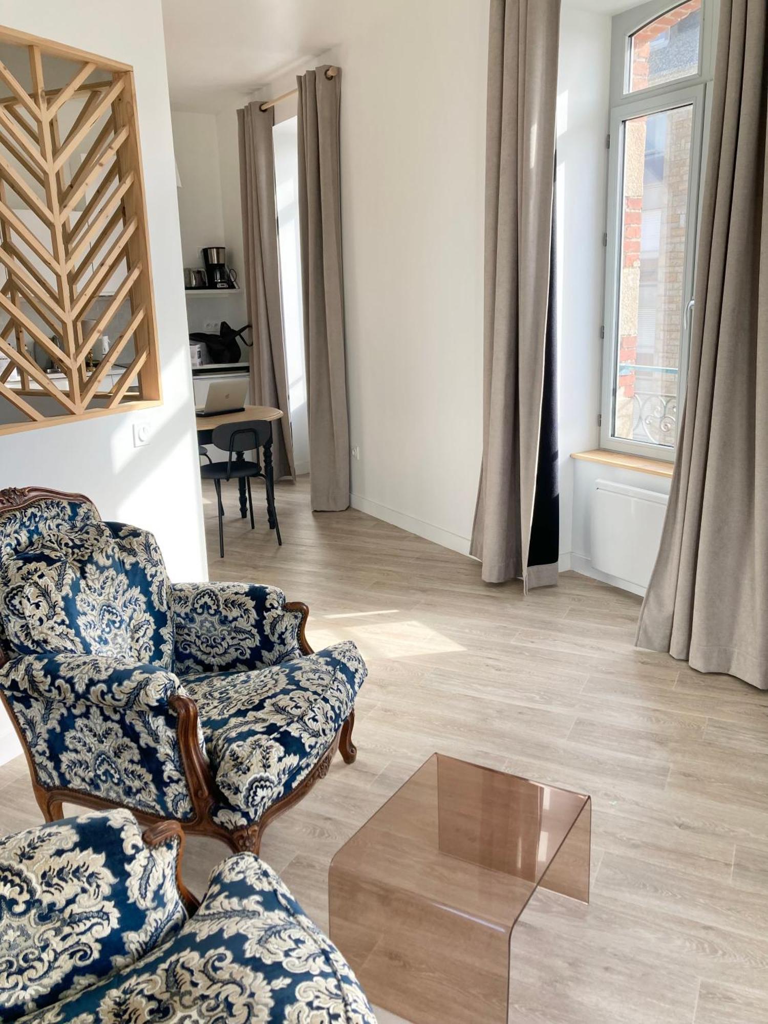 La Belle Consigne - Appartements Dinan Centre Gare Bagian luar foto